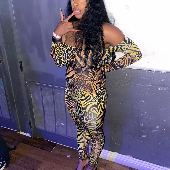 Yellow Animal Print Jumpsuit - Picture 4 of 13